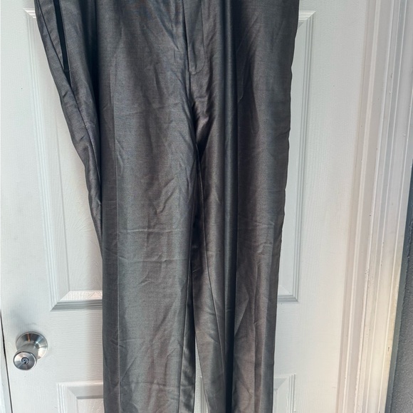 Men's Gray Suit with Black Trim - Picture 4 of 5